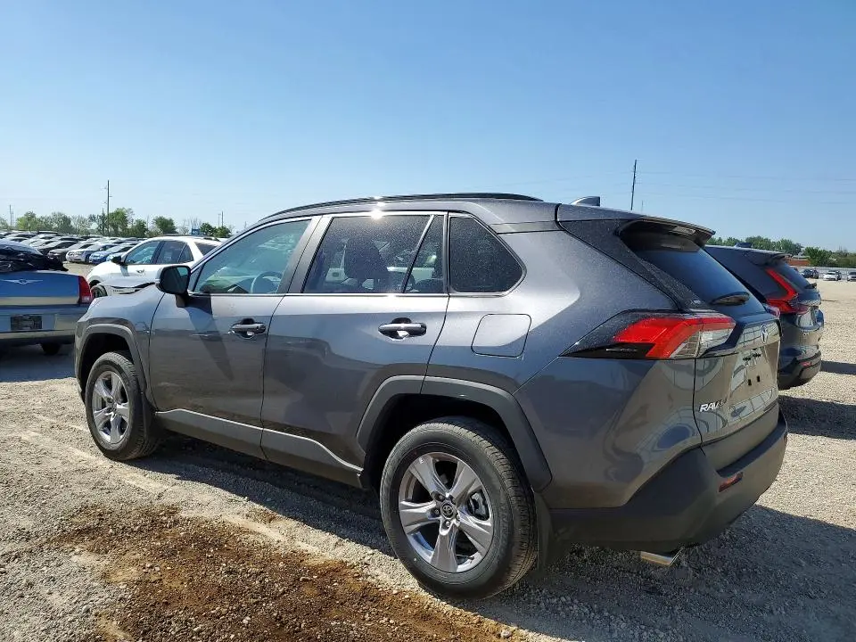 2025 TOYOTA RAV4 XLE  