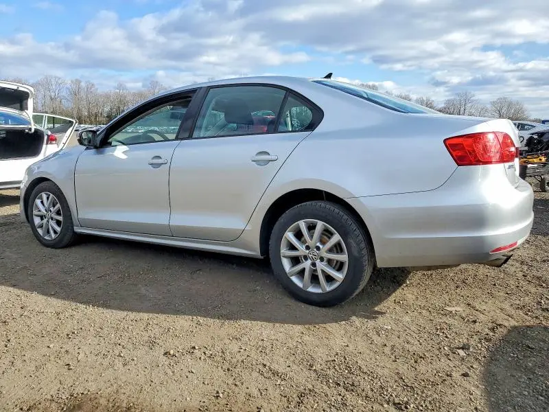 2011 VOLKSWAGEN JETTA SE  