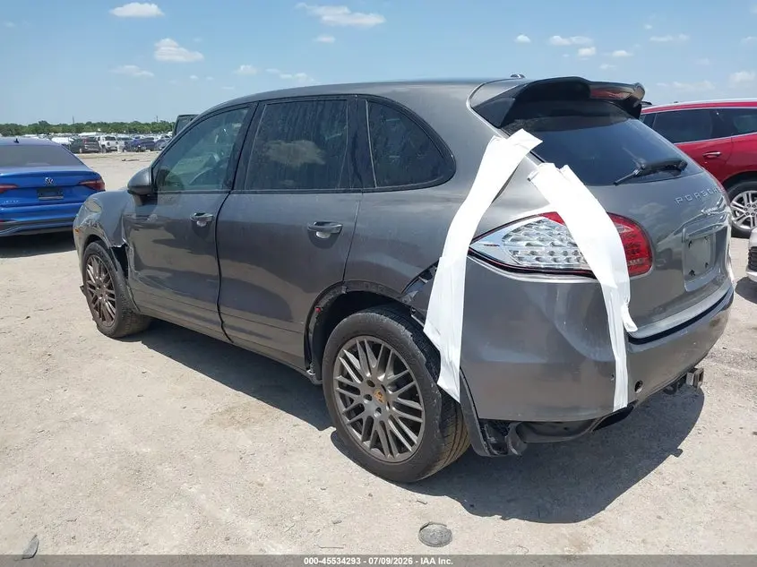 2013 PORSCHE CAYENNE  