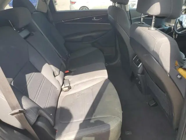 2017 KIA SORENTO LX  
