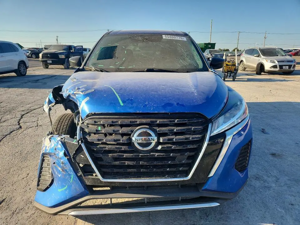 2021 NISSAN KICKS S  