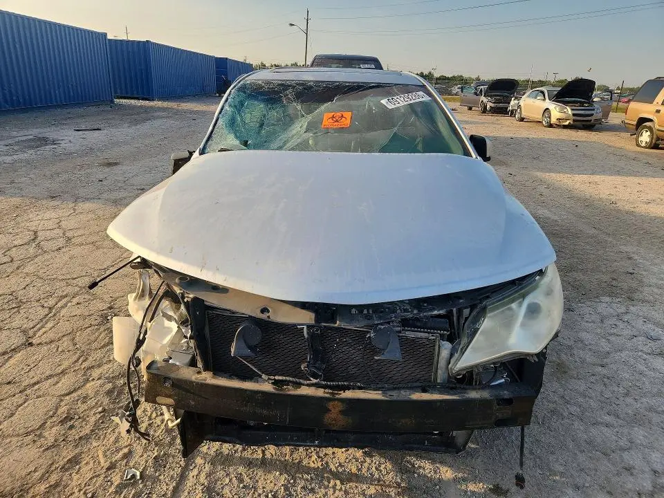 2012 TOYOTA CAMRY XLE  