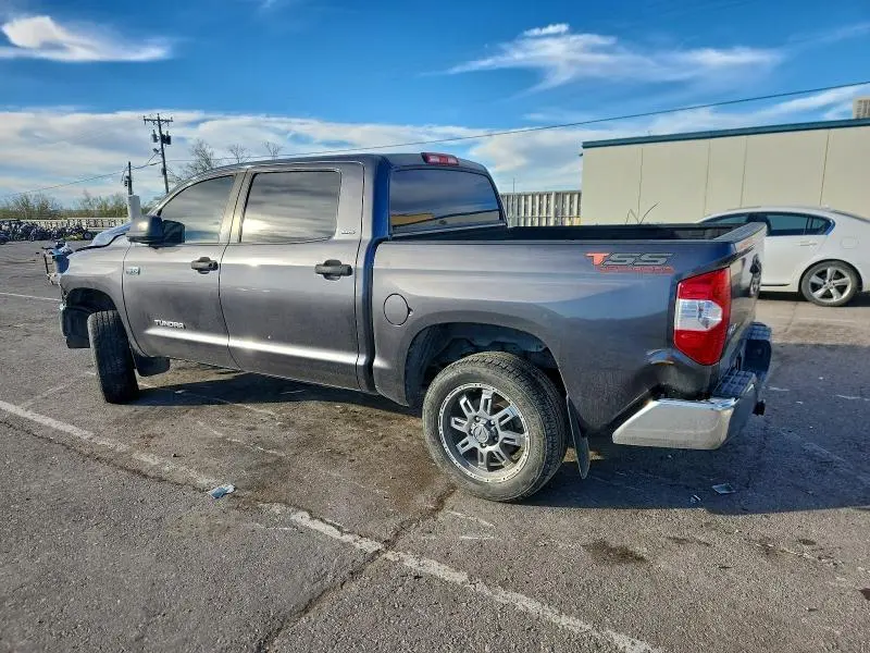 2017 TOYOTA TUNDRA CREWMAX SR5  