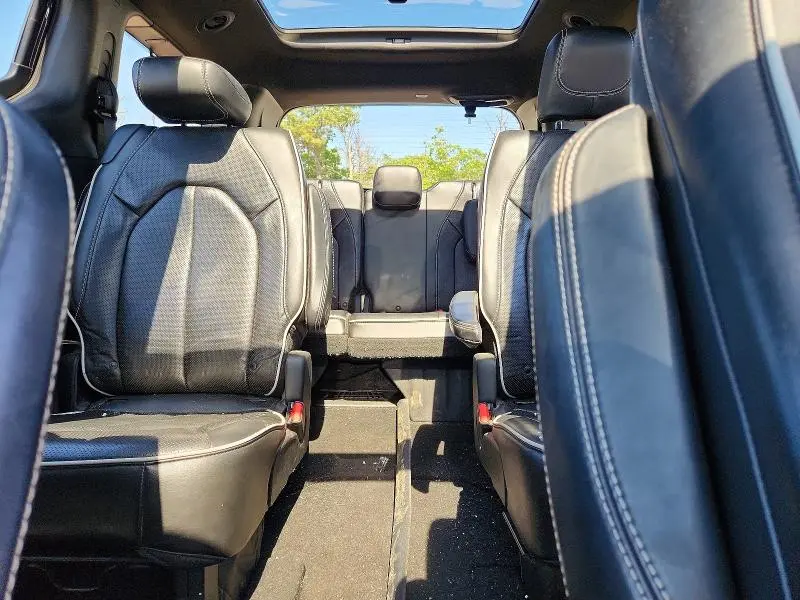 2019 CHRYSLER PACIFICA LIMITED  