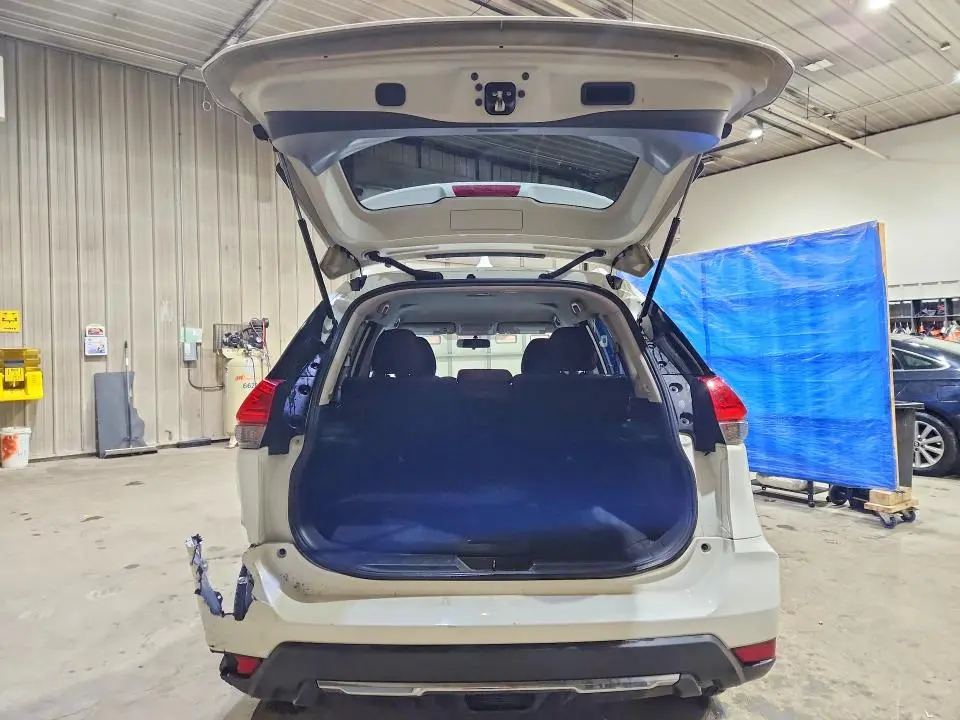 2017 NISSAN ROGUE SV  