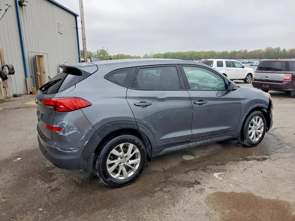 2021 HYUNDAI TUCSON SE  