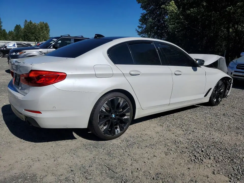 2019 BMW 530XE   