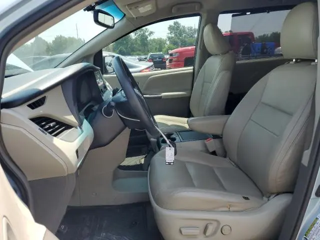 2015 TOYOTA SIENNA LE  