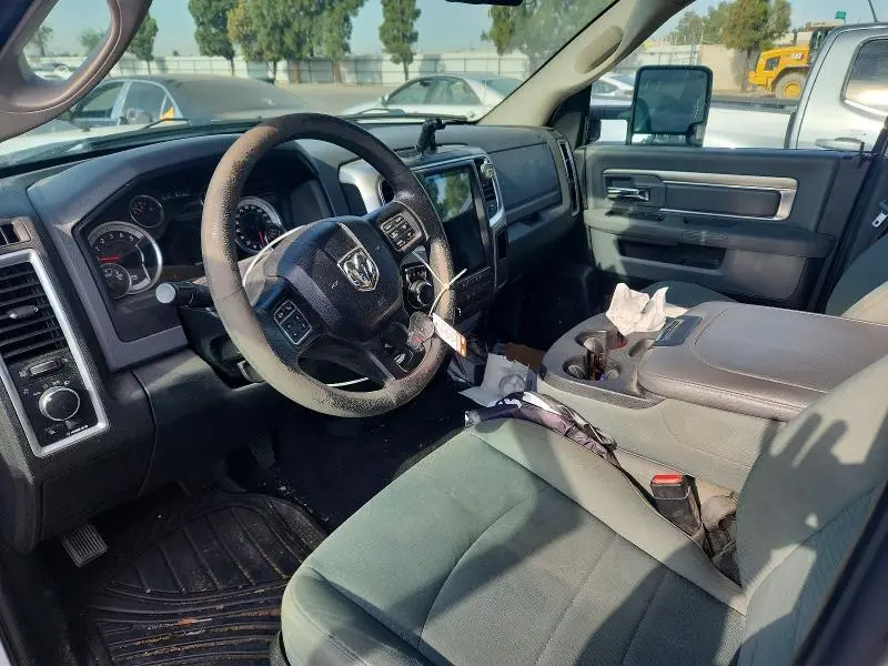 2016 RAM 1500 SLT  