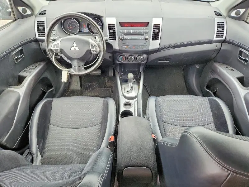 2012 MITSUBISHI OUTLANDER SE  
