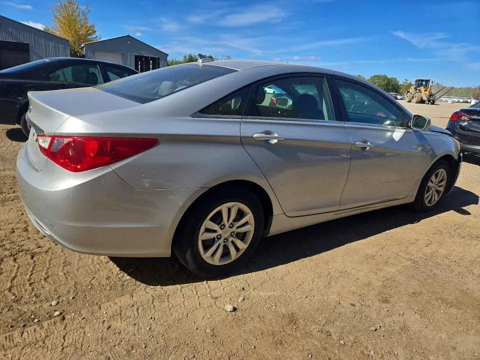2011 HYUNDAI SONATA GLS  