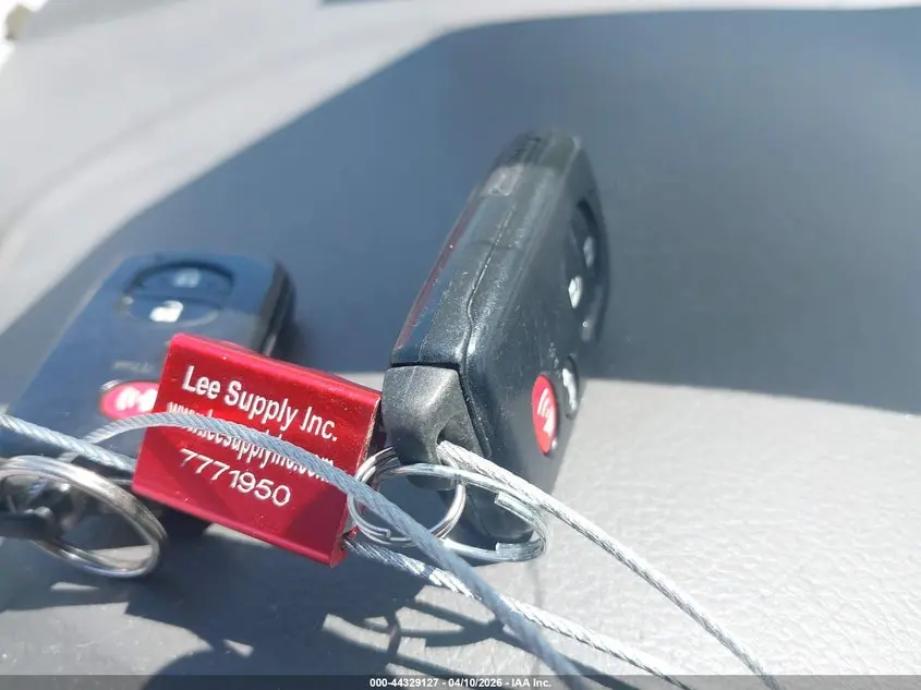 2011 TOYOTA CAMRY XLE V6