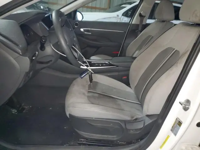 2022 HYUNDAI SONATA SE  