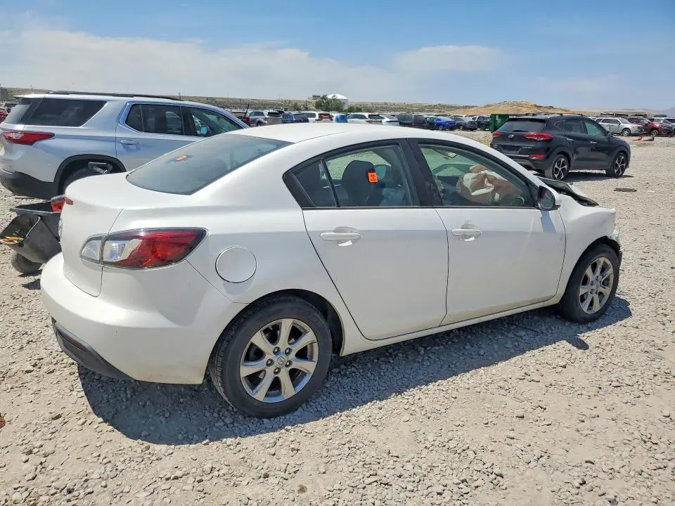 2011 MAZDA 3 I  