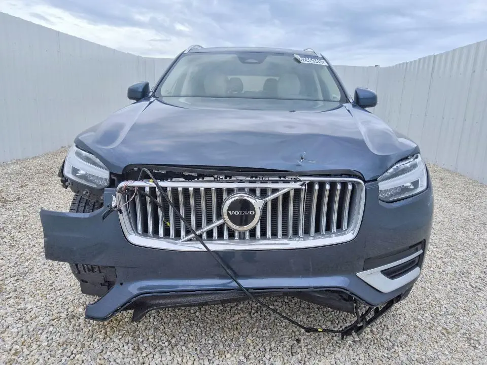 2025 VOLVO XC90 CORE  