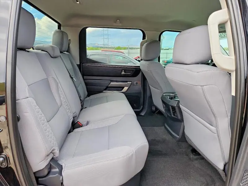 2023 TOYOTA TUNDRA SR5  