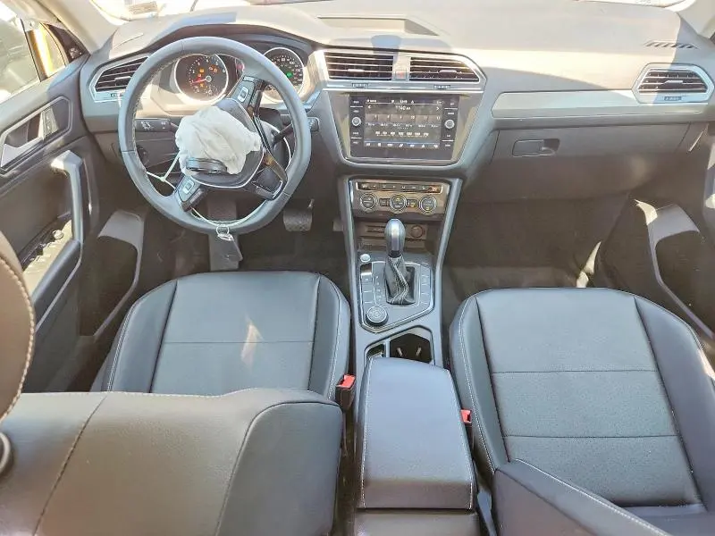2021 VOLKSWAGEN TIGUAN SE  