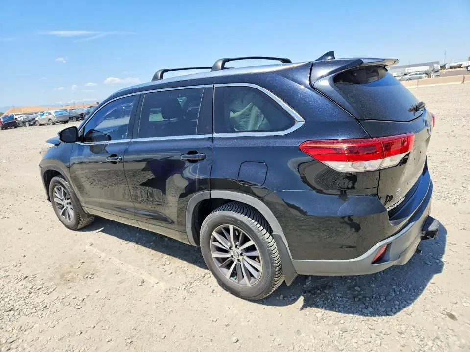 2018 TOYOTA HIGHLANDER XLE  
