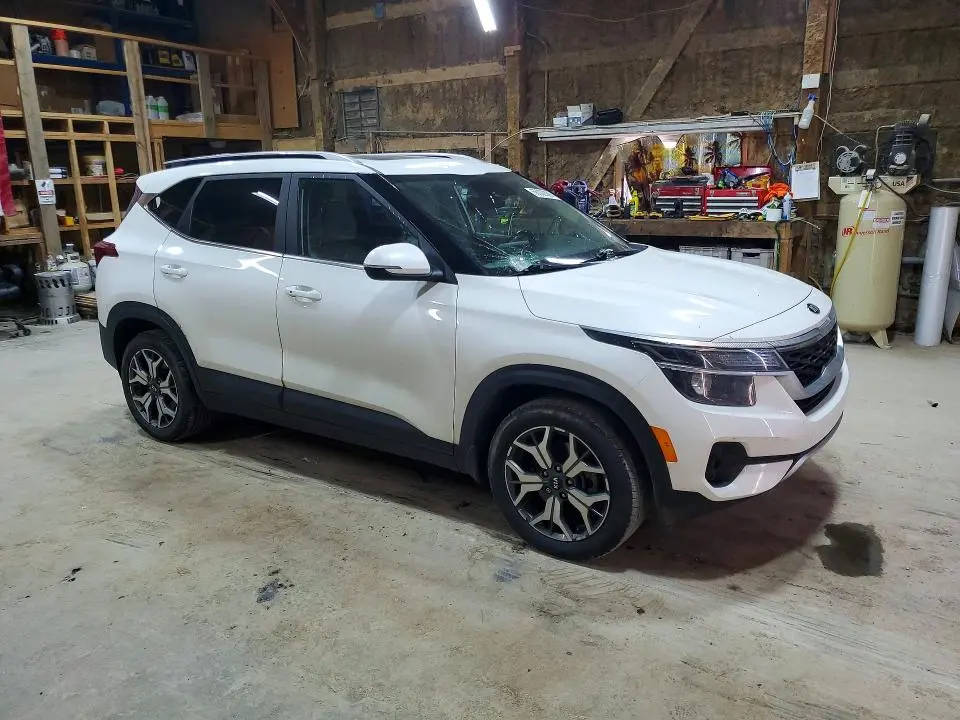 2021 KIA SELTOS EX  