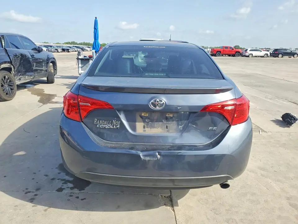 2017 TOYOTA COROLLA SE  