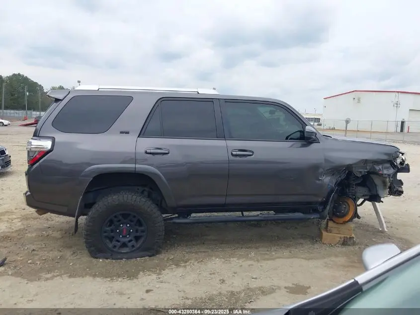 2017 TOYOTA 4RUNNER SR5