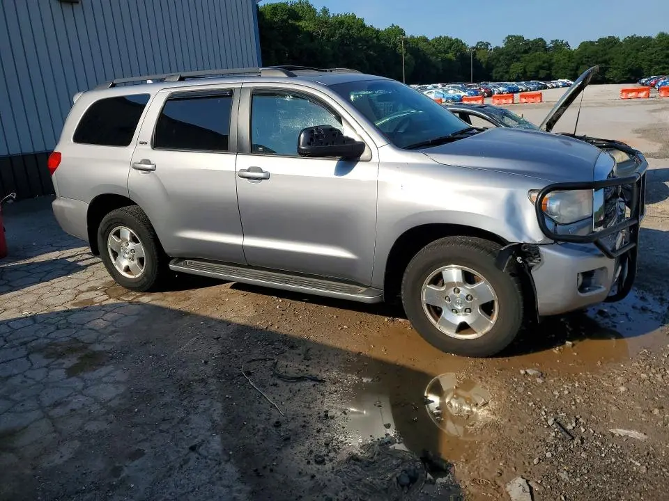 2010 TOYOTA SEQUOIA SR5  