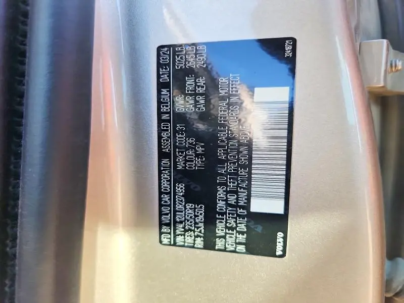 2024 VOLVO XC40 PLUS  