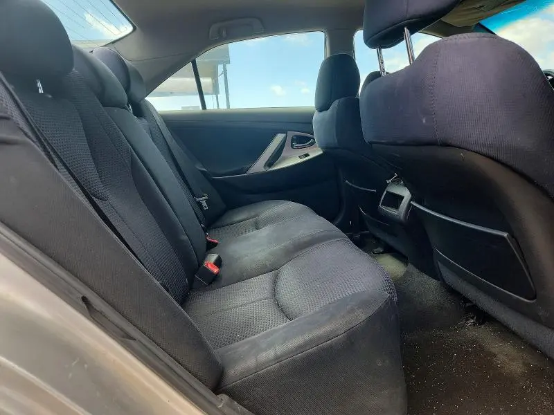 2010 TOYOTA CAMRY SE  