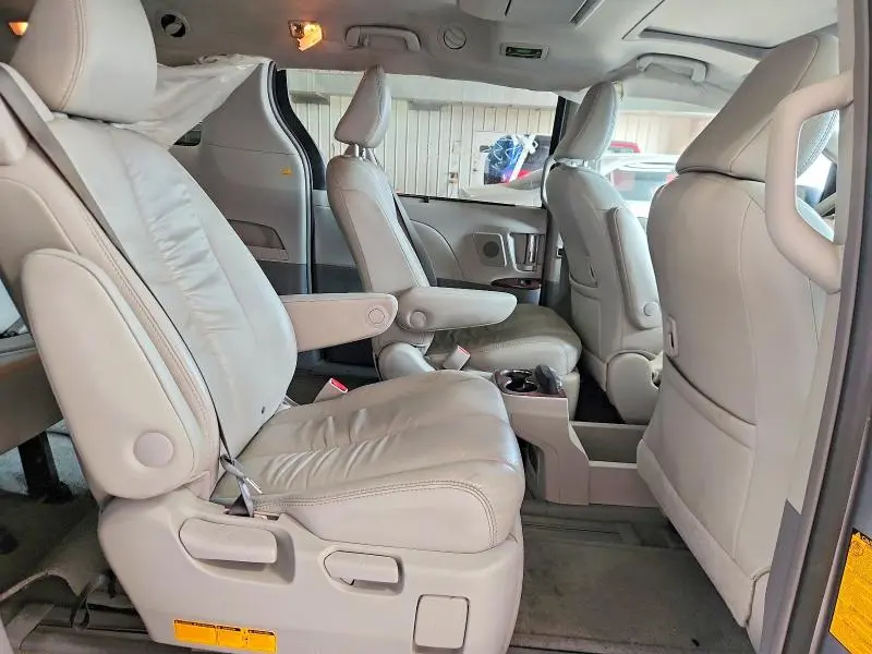 2011 TOYOTA SIENNA XLE 7-PASSENGER  