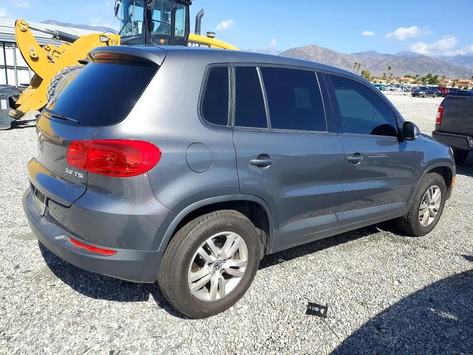 2013 VOLKSWAGEN TIGUAN S  