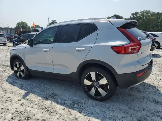 2020 VOLVO XC40 T5 MOMENTUM  