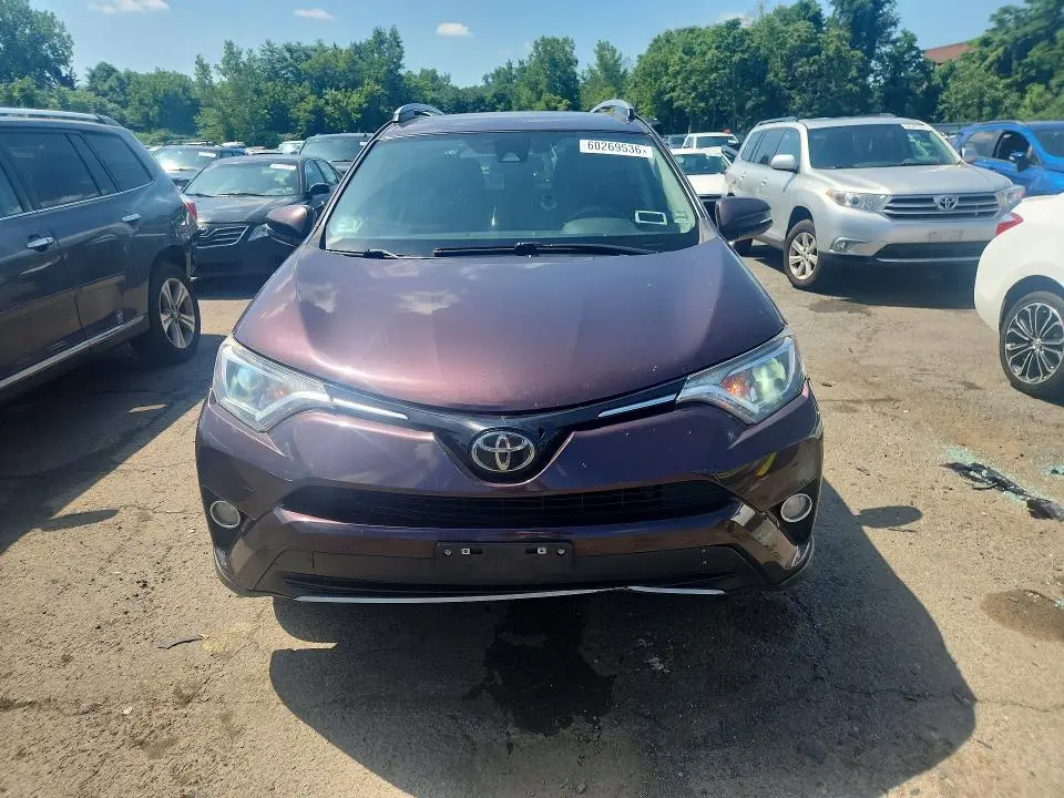 2018 TOYOTA RAV4 XLE  