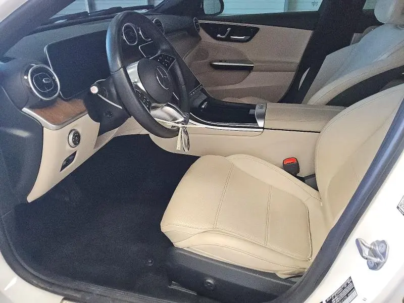 2024 MERCEDES-BENZ C 300  