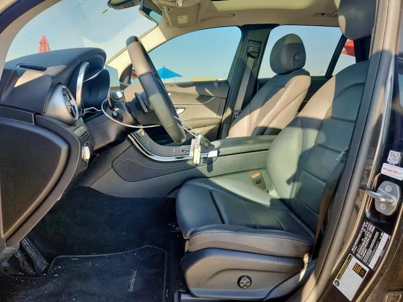 2021 MERCEDES-BENZ GLC 300  