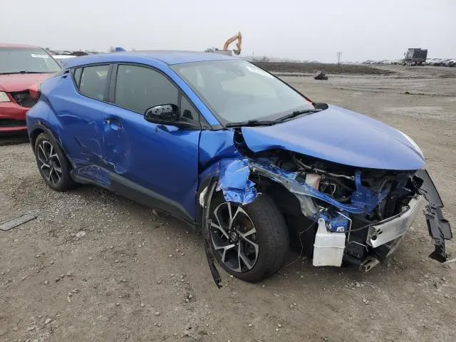 2020 TOYOTA C-HR XLE  