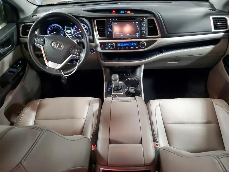 2017 TOYOTA HIGHLANDER XLE  
