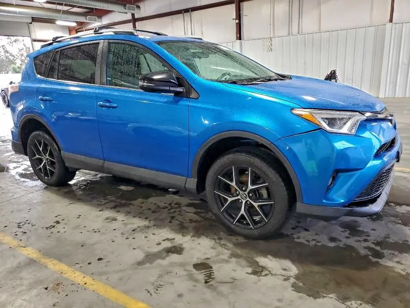 2016 TOYOTA RAV4 SE  
