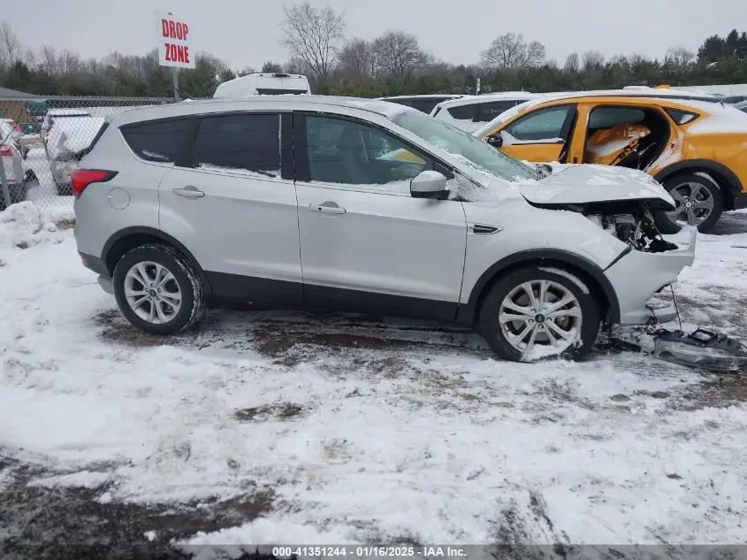 2019 FORD ESCAPE SE