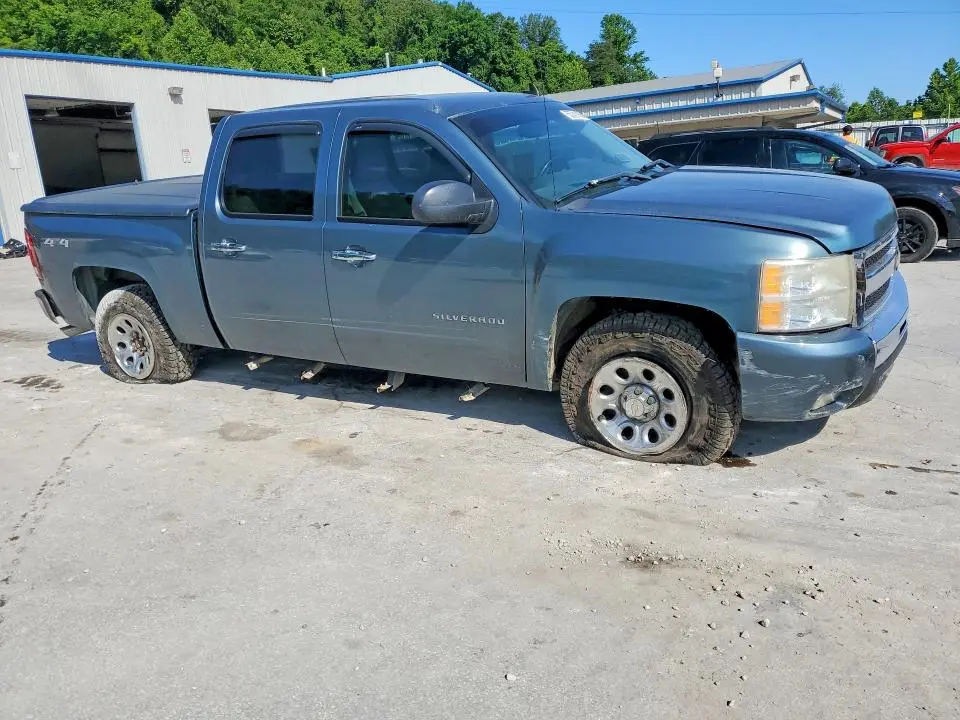 2011 CHEVROLET SILVERADO K1500 LT  