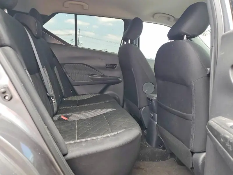 2020 NISSAN KICKS S  
