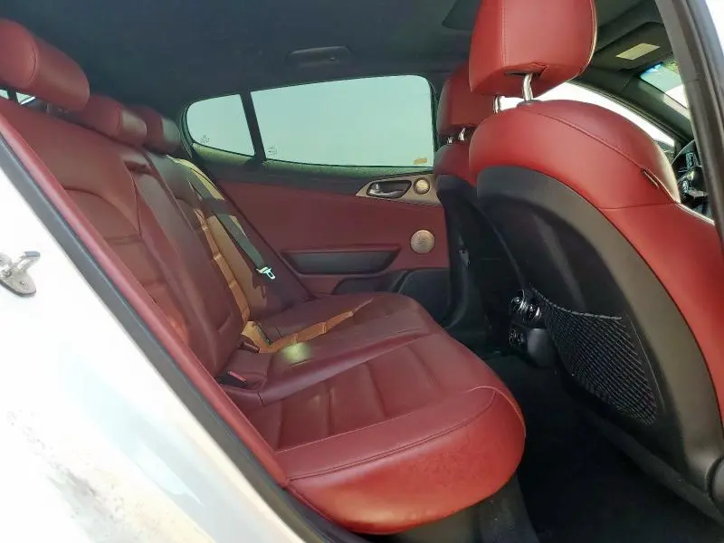 2019 KIA STINGER GT2  