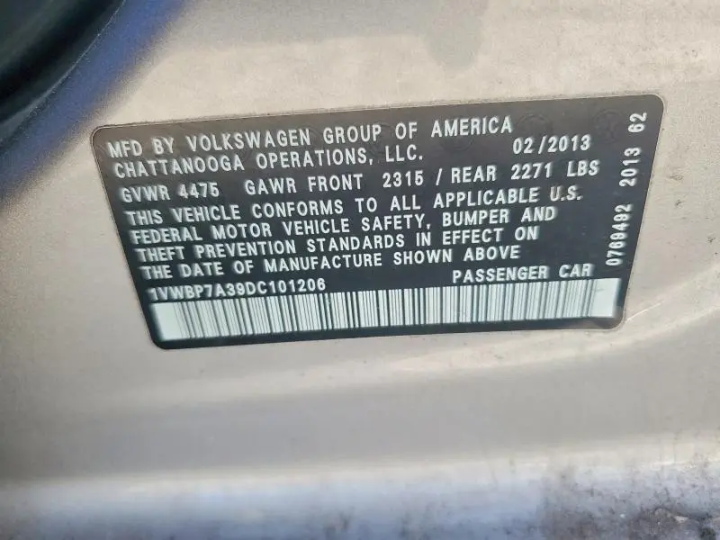 2013 VOLKSWAGEN PASSAT SE  