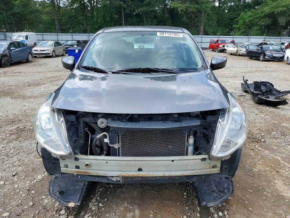 2018 NISSAN VERSA SV  