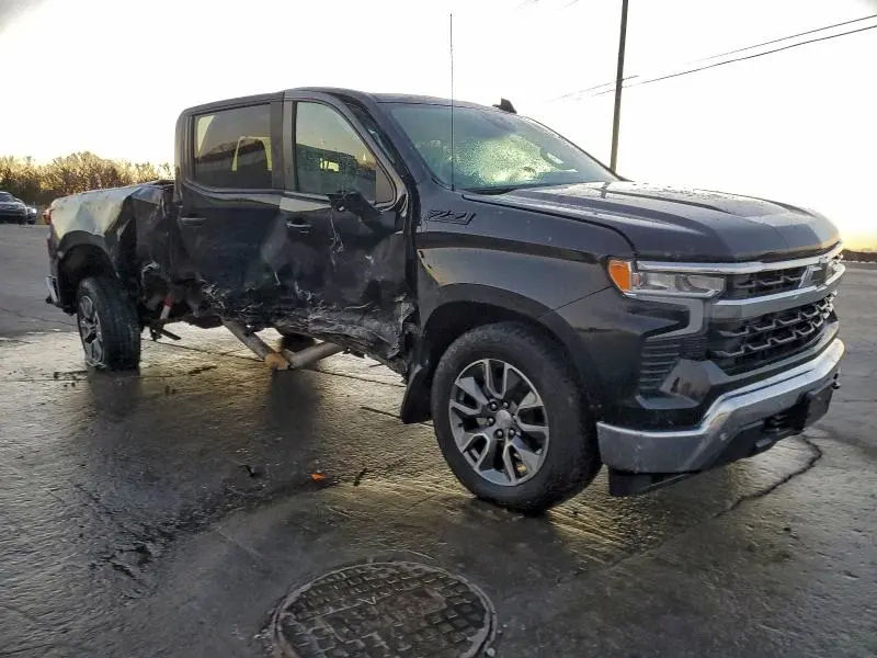 2024 CHEVROLET SILVERADO K1500 LT  