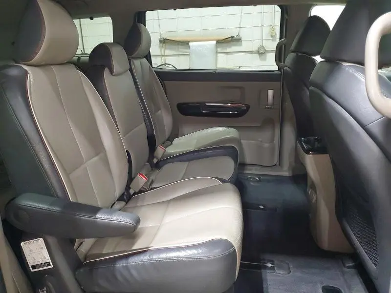 2017 KIA SEDONA SX  