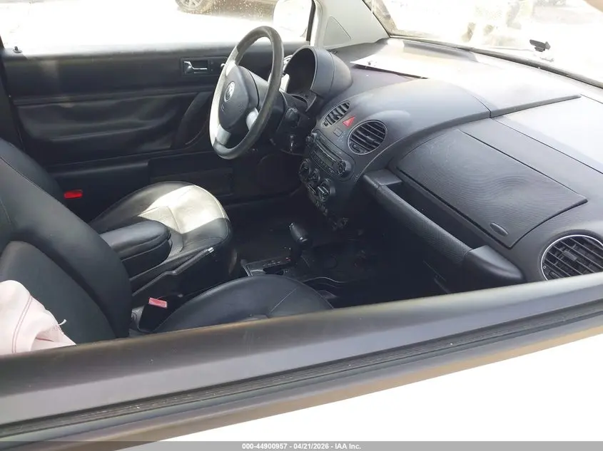 2010 VOLKSWAGEN NEW BEETLE 2.5L