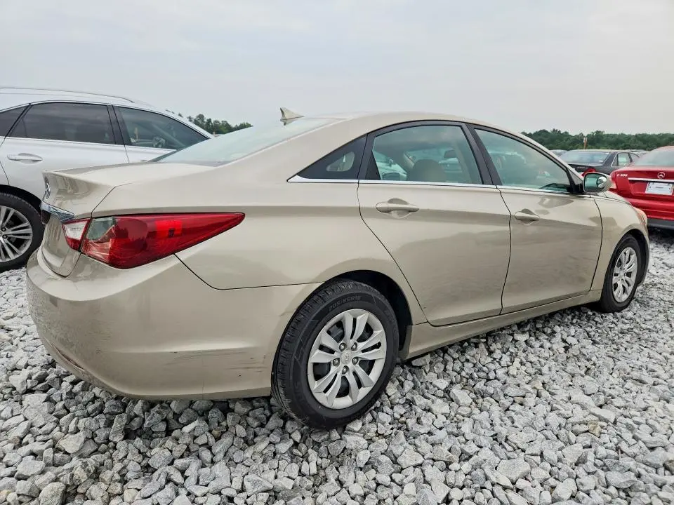 2011 HYUNDAI SONATA GLS  