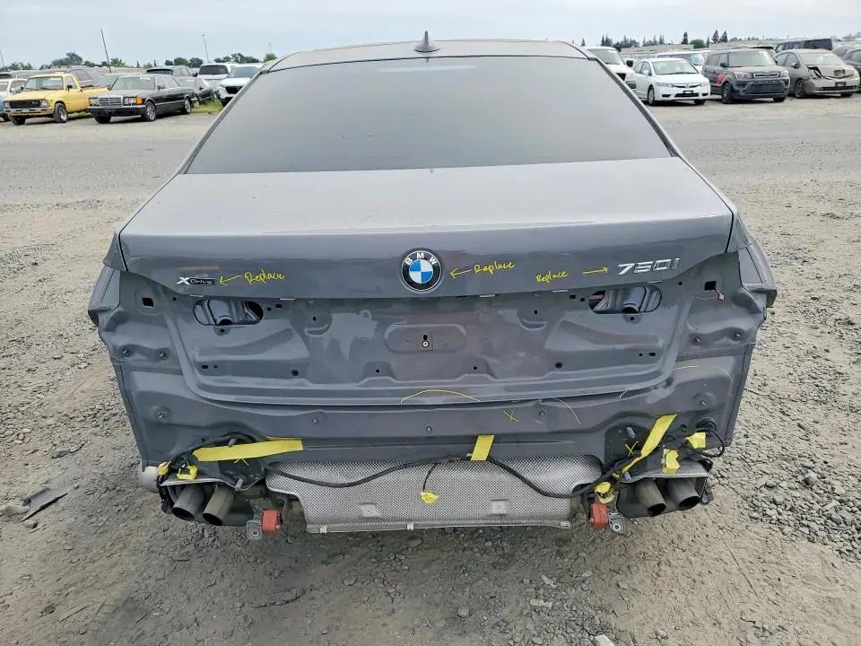 2022 BMW 750 XI  