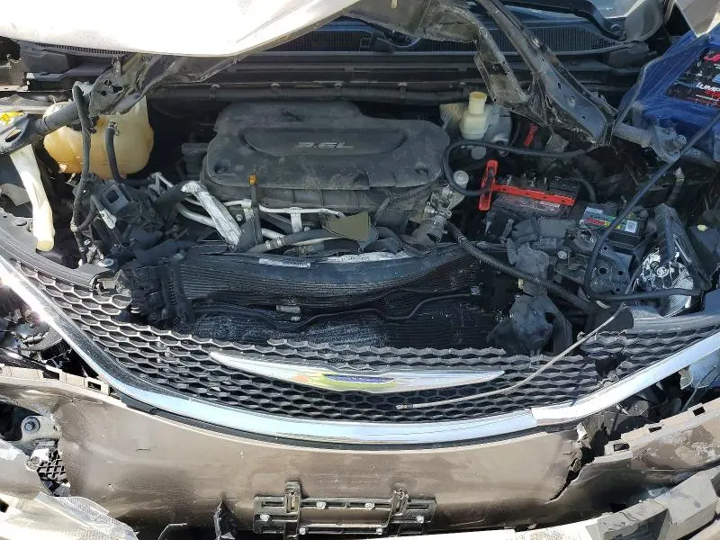 2017 CHRYSLER PACIFICA LX  