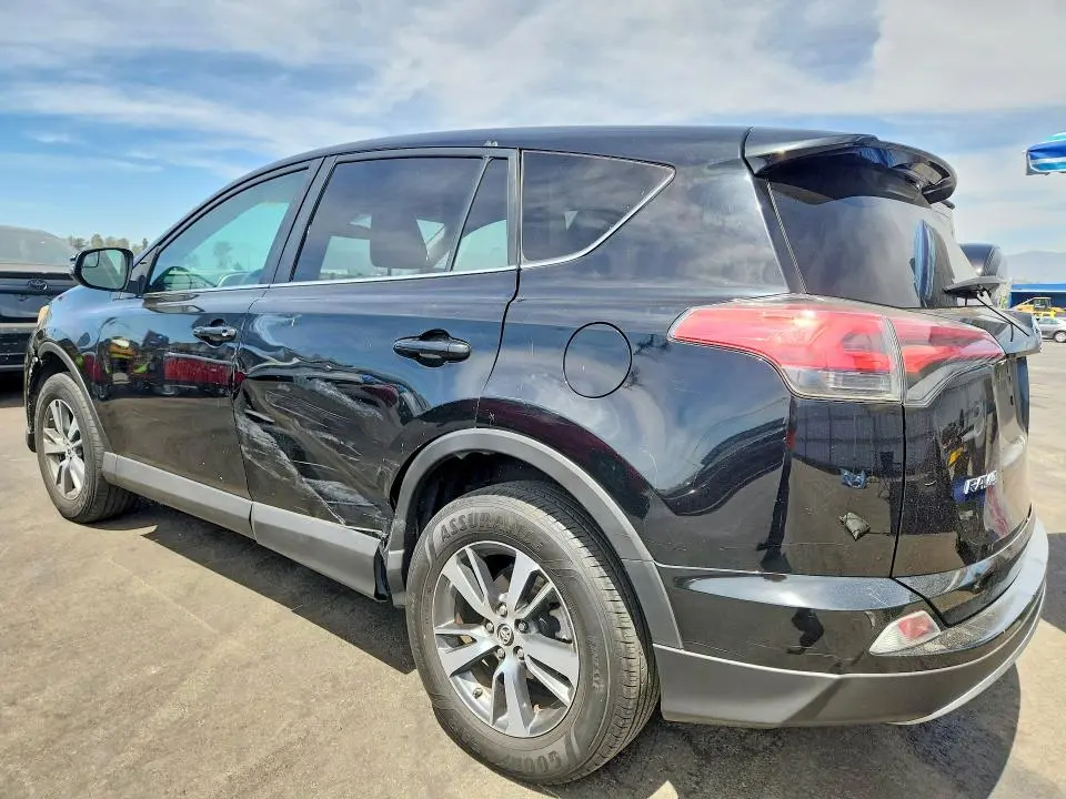 2018 TOYOTA RAV4 XLE  
